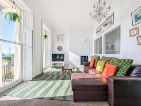 Marine Parade Sea View - by Brighton Holiday Lets